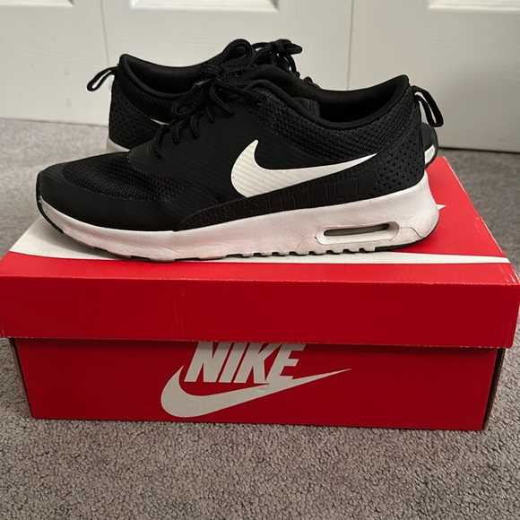 NIKE AIR MAX THEA BLACK size 7 women's - Picture 4 of 13